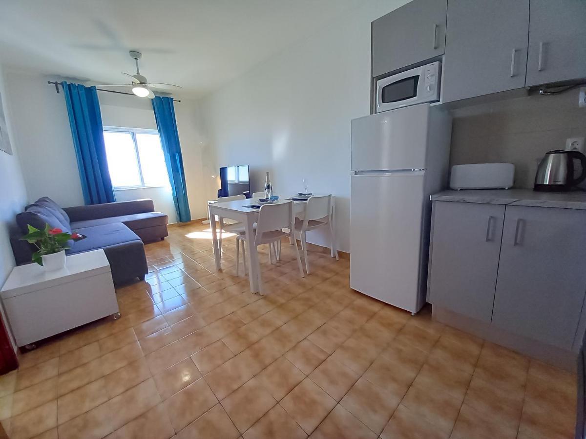 Mira Atlantico 13- Terraco Com Vista Mar E Cidade, Wifi, 80Mt Praia Quarteira Exterior foto